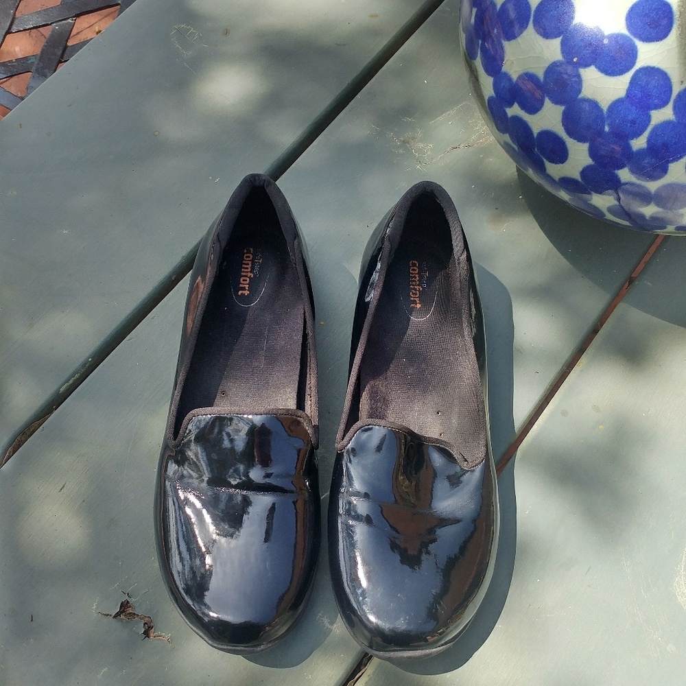 Loafers, black shiny. Safe T step, non marking